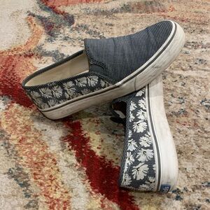 Women’s Keds -size 9